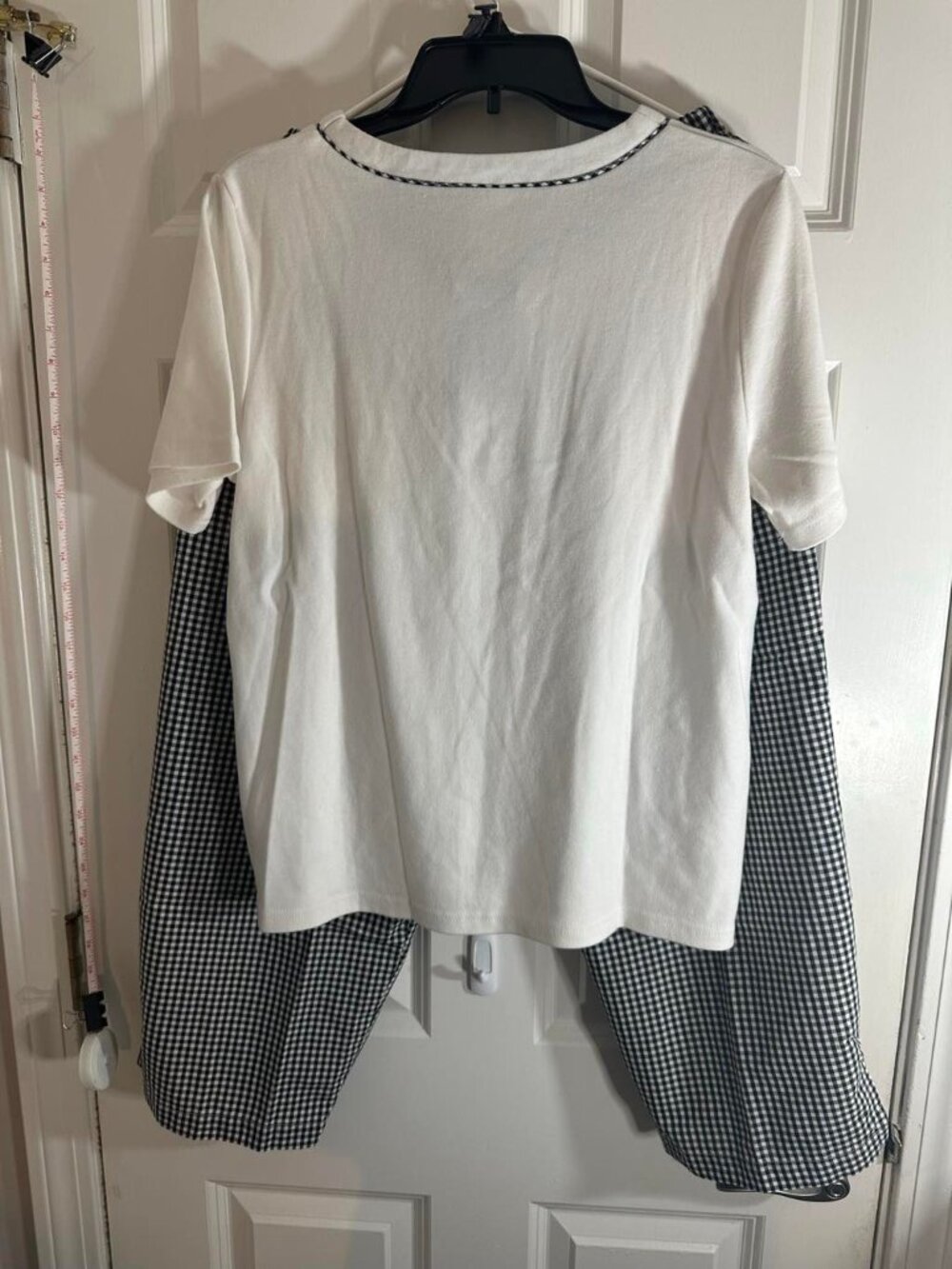 Blair White Gingham Floral Embroidered Henley Top & Capri Pants Set M-flawed